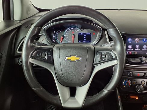 Used 2020 Chevrolet Trax LT w/ LT Convenience Package image 24