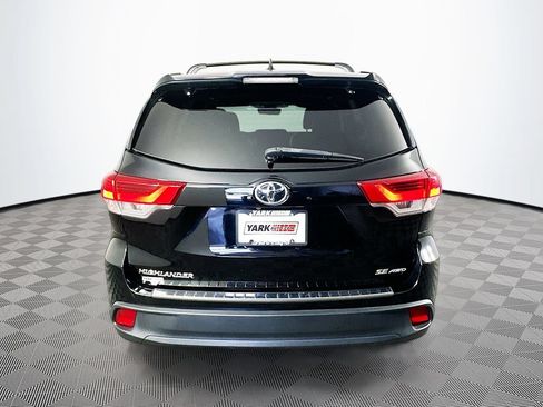 Used 2018 Toyota Highlander SE AWD/4WD image 10