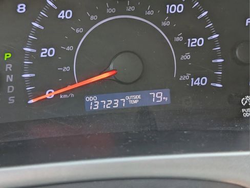 Used 2010 Toyota Camry LE FWD image 14