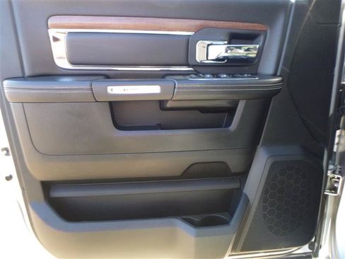 Used 2015 RAM 3500 Laramie w/ Convenience Group AWD/4WD image 21