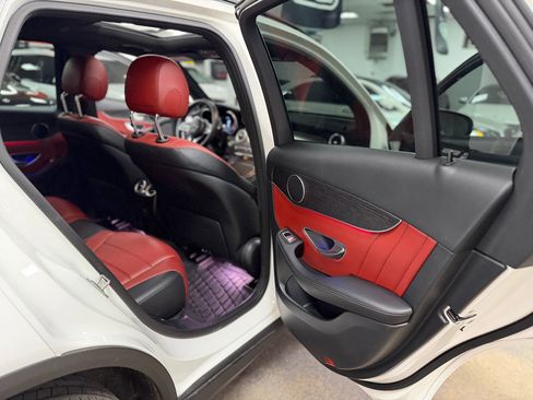 Used 2021 Mercedes-Benz GLC 300 GLC300 4MATIC image 39