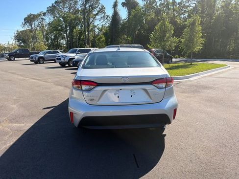 Used 2026 Toyota Corolla LE FWD image 4