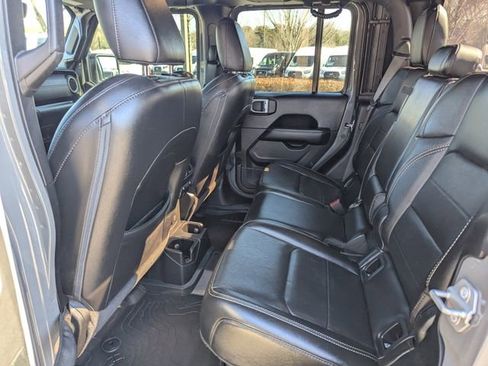 Used 2020 Jeep Gladiator Overland image 14