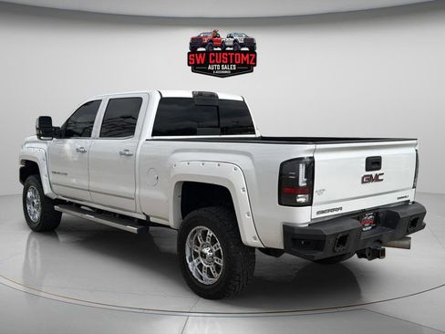 Used 2019 GMC Sierra 2500 Denali w/ Duramax Plus Package AWD/4WD image 5