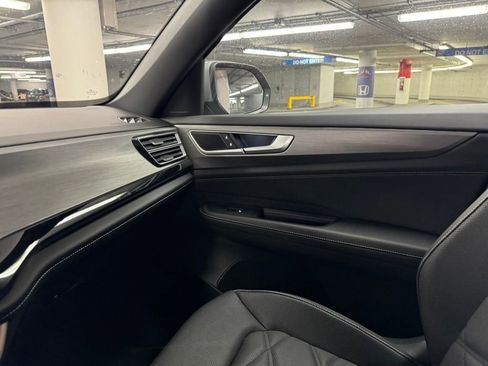 New 2026 Volkswagen Atlas Cross Sport SE image 29