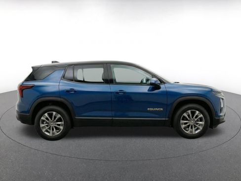 Used 2025 Chevrolet Equinox LT FWD image 10