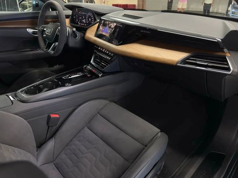 Used 2022 Audi e-tron GT Premium Plus AWD/4WD image 42