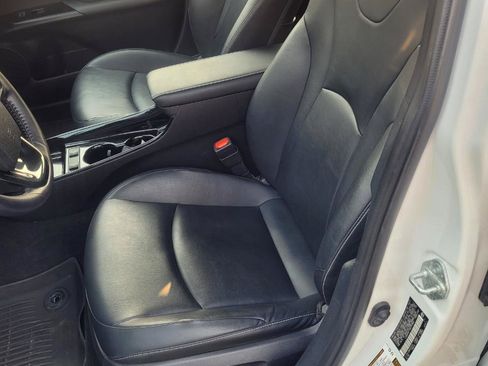 Used 2022 Toyota Prius Prime XLE FWD image 11