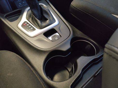 Used 2014 Jeep Cherokee Latitude w/ Comfort/Convenience Group FWD image 26