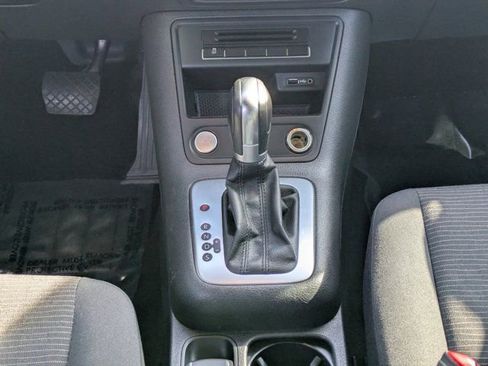 Used 2018 Volkswagen Tiguan Limited image 15