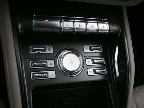 New 2026 Lincoln Nautilus Premier AWD/4WD image 18