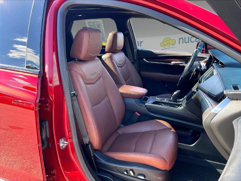Used 2024 Cadillac XT5 Sportv w/ Technology Package AWD/4WD image 10