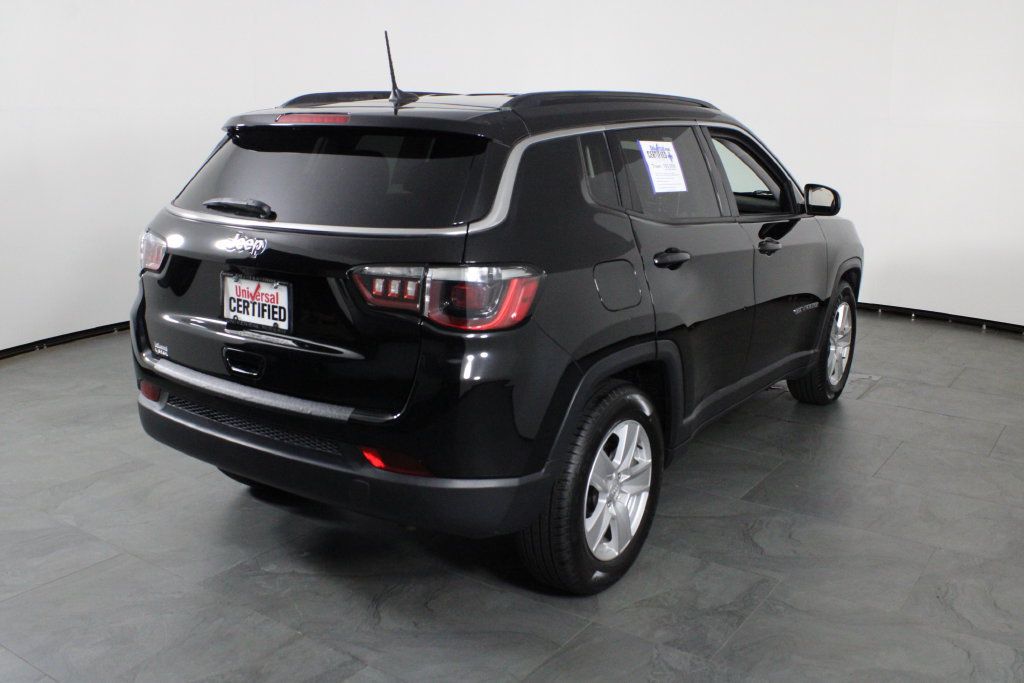 Used 2022 Jeep Compass Latitude FWD image 3