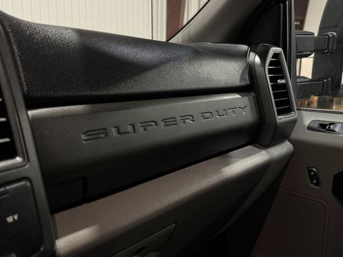 Used 2021 Ford F250 XL w/ Power Equipment Group image 31