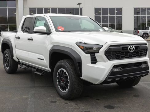 New 2026 Toyota Tacoma TRD Off-Road AWD/4WD image 3