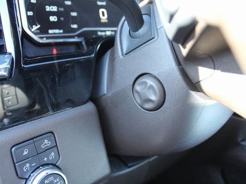 Used 2023 GMC Sierra 1500 SLT image 28