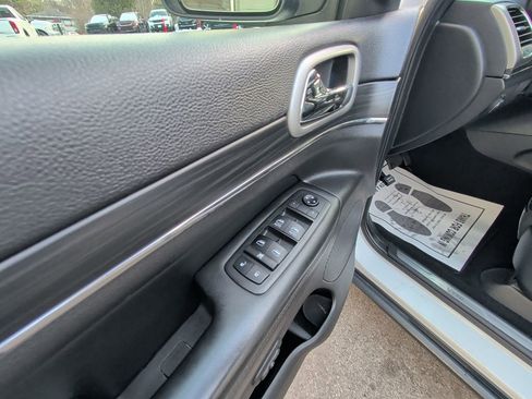 Certified 2021 Jeep Grand Cherokee Limited image 12