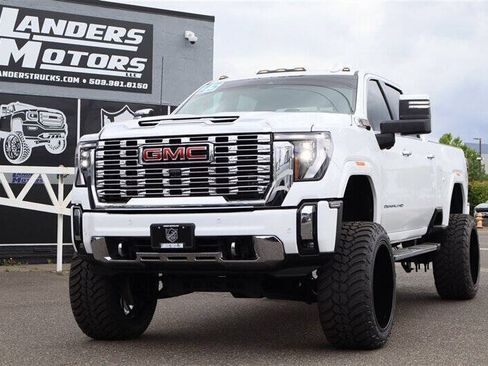 Used 2025 GMC Sierra 3500 Denali w/ Denali Reserve Package AWD/4WD image 1
