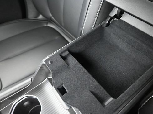 New 2025 Jeep Grand Cherokee L Limited w/ Black Appearance Package image 4