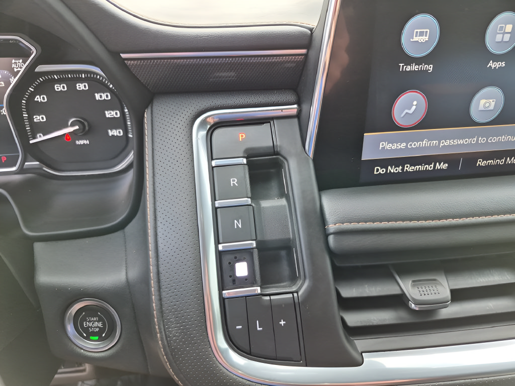 Used 2021 GMC Yukon XL AT4 w/ AT4 Premium Plus Package AWD/4WD image 26