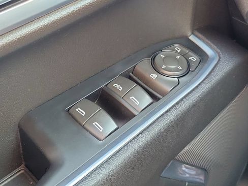 Used 2022 Chevrolet Silverado 1500 LT RWD image 14