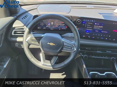 Used 2026 Chevrolet Traverse LT AWD/4WD image 11