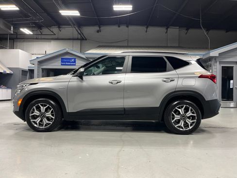 Used 2023 Kia Seltos EX AWD/4WD image 4