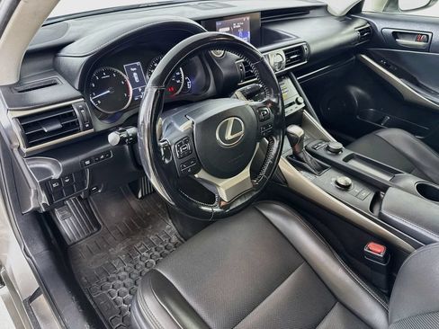 Used 2017 Lexus IS 300 AWD image 10