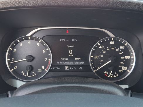 Used 2024 Nissan Frontier SV RWD image 11