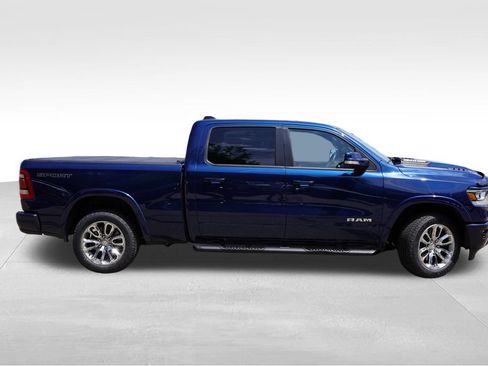 Certified 2022 RAM 1500 Laramie AWD/4WD image 3