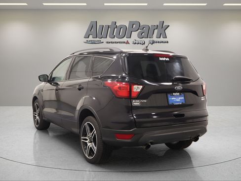 Used 2019 Ford Escape SEL AWD/4WD image 9