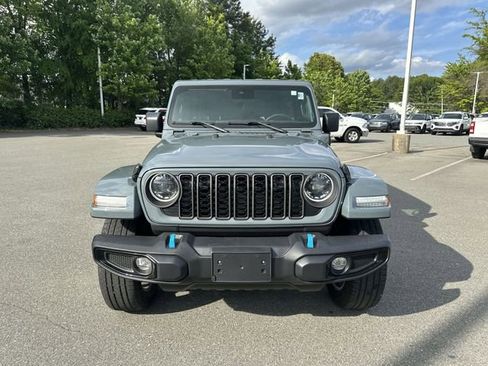 Used 2024 Jeep Wrangler Unlimited w/ Convenience Group AWD/4WD image 8