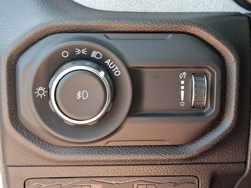 Used 2025 Jeep Wrangler Unlimited Sport AWD/4WD image 25