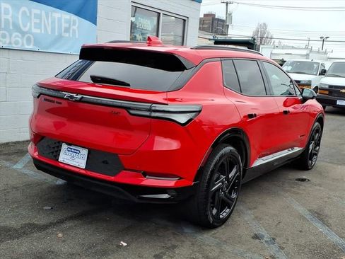 Used 2024 Chevrolet Equinox EV RS image 6