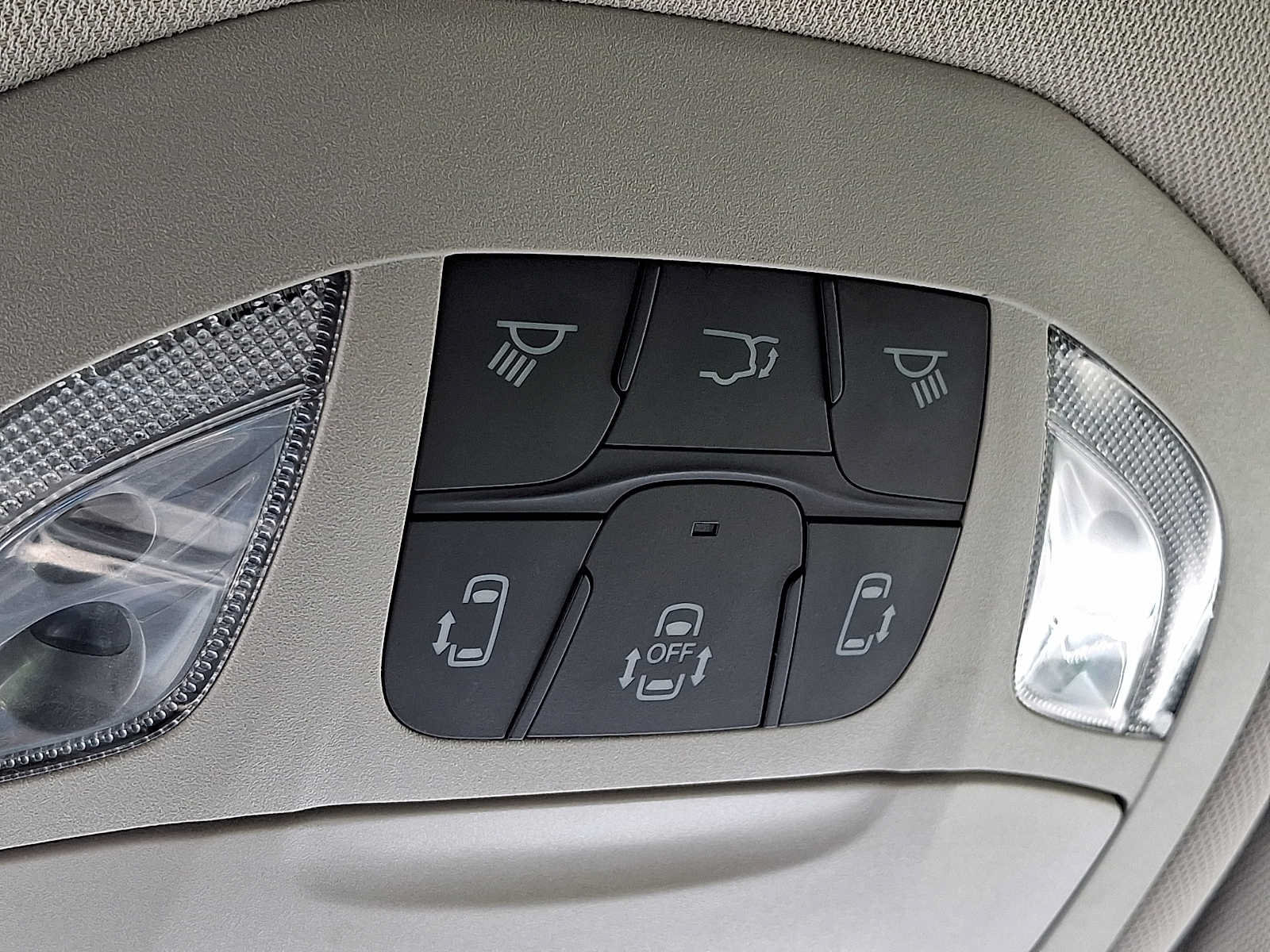 Used 2023 Chrysler Pacifica Touring-L FWD image 28