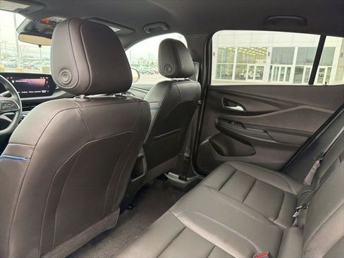 Used 2024 Buick Envista Sport Touring image 32