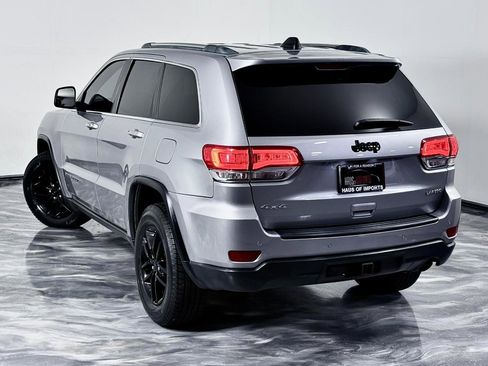 Used 2018 Jeep Grand Cherokee Laredo image 12