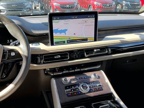 Used 2020 Lincoln Aviator Reserve w/ Equipment Group 201A image 7