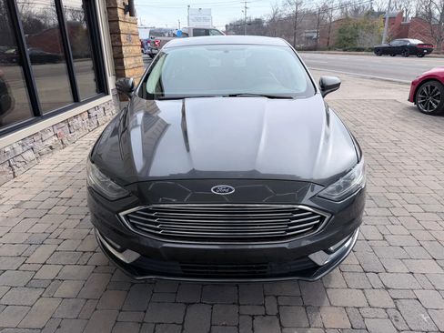 Used 2017 Ford Fusion SE w/ Equipment Group 201A image 5