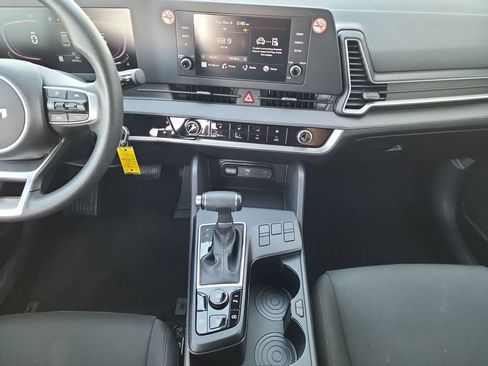 Used 2024 Kia Sportage LX image 25