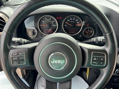 Used 2016 Jeep Wrangler Unlimited Sahara AWD/4WD image 21
