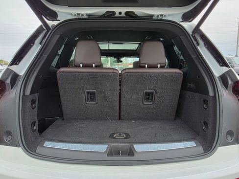 Used 2021 Cadillac XT6 Premium Luxury image 16