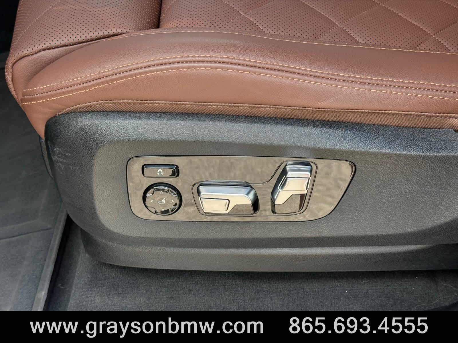 Used 2026 BMW X5 xDrive40i w/ M Sport Package AWD/4WD image 11