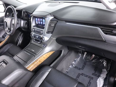 Used 2020 Chevrolet Suburban Premier AWD/4WD image 45
