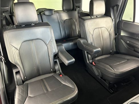 Used 2023 Ford Expedition Platinum AWD/4WD image 32