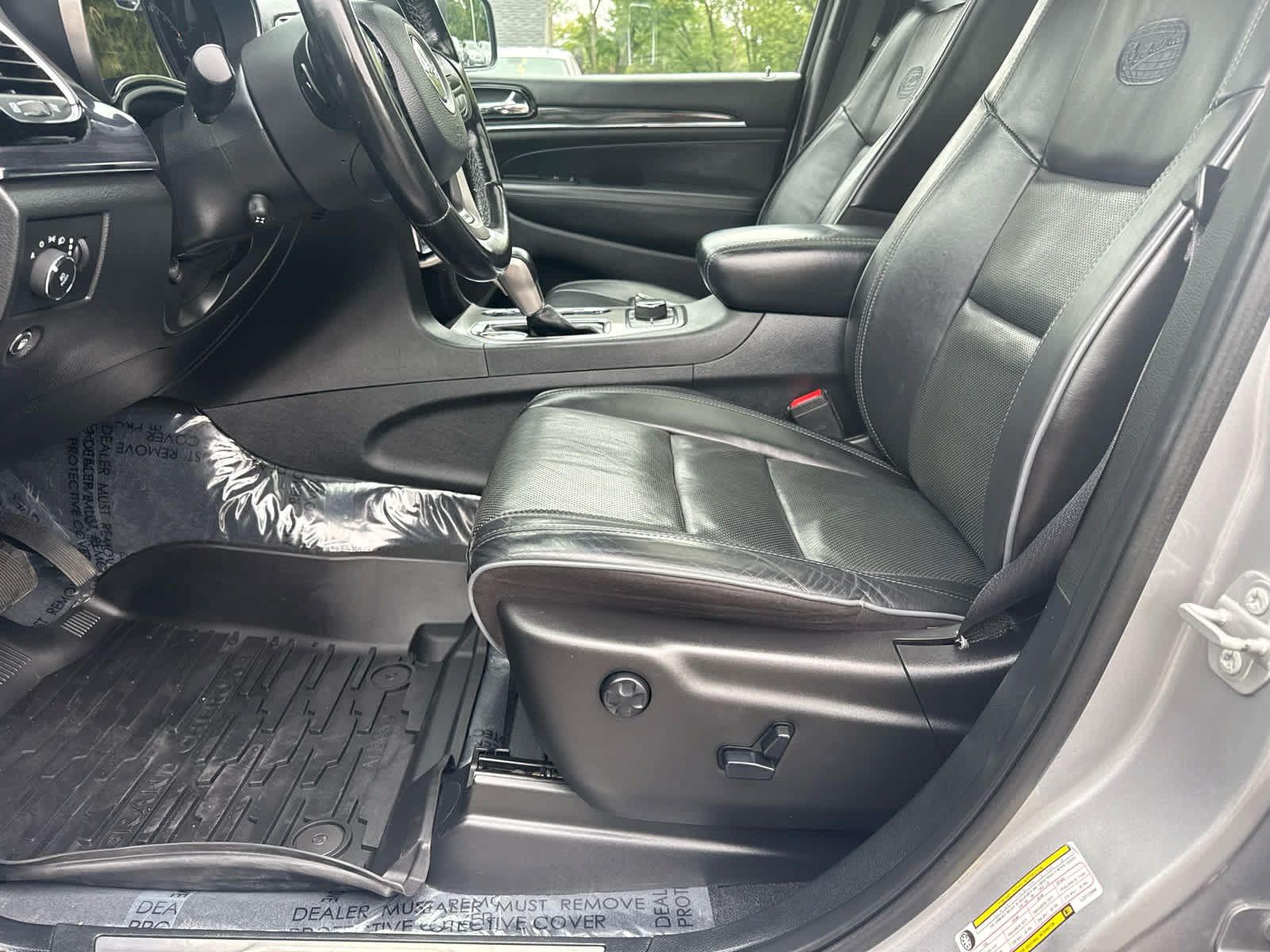 Used 2020 Jeep Grand Cherokee Overland AWD/4WD image 11