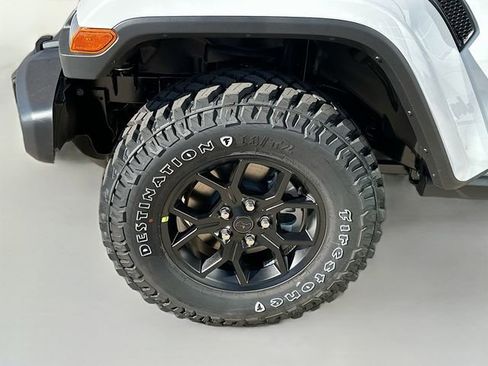 New 2026 Jeep Gladiator Willys AWD/4WD image 32