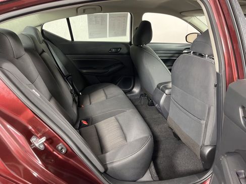 Used 2024 Nissan Altima 2.5 SV image 8