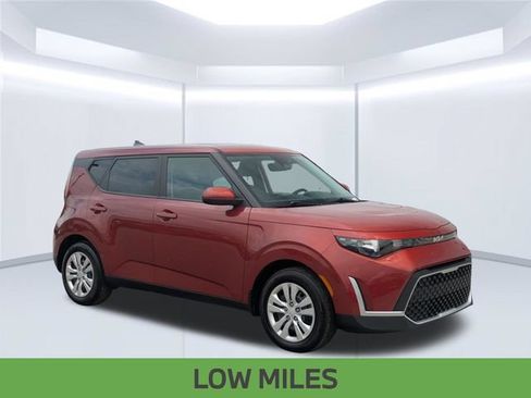 Used 2025 Kia Soul LX FWD image 9