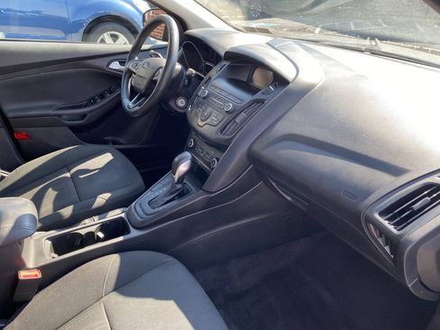 Used 2018 Ford Focus SE w/ Cold Weather Package FWD image 17